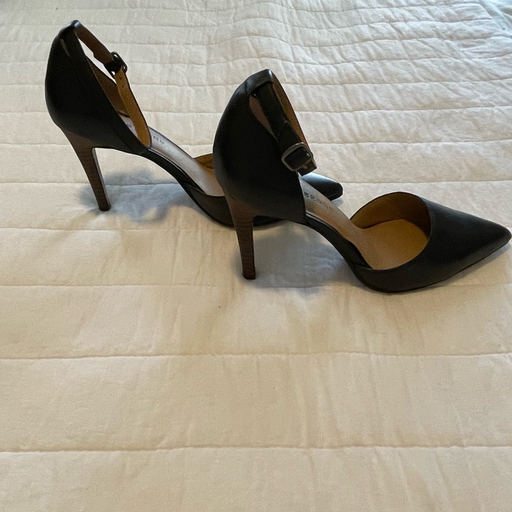LUCKY BRAND - Black Pump with Ankle Stap